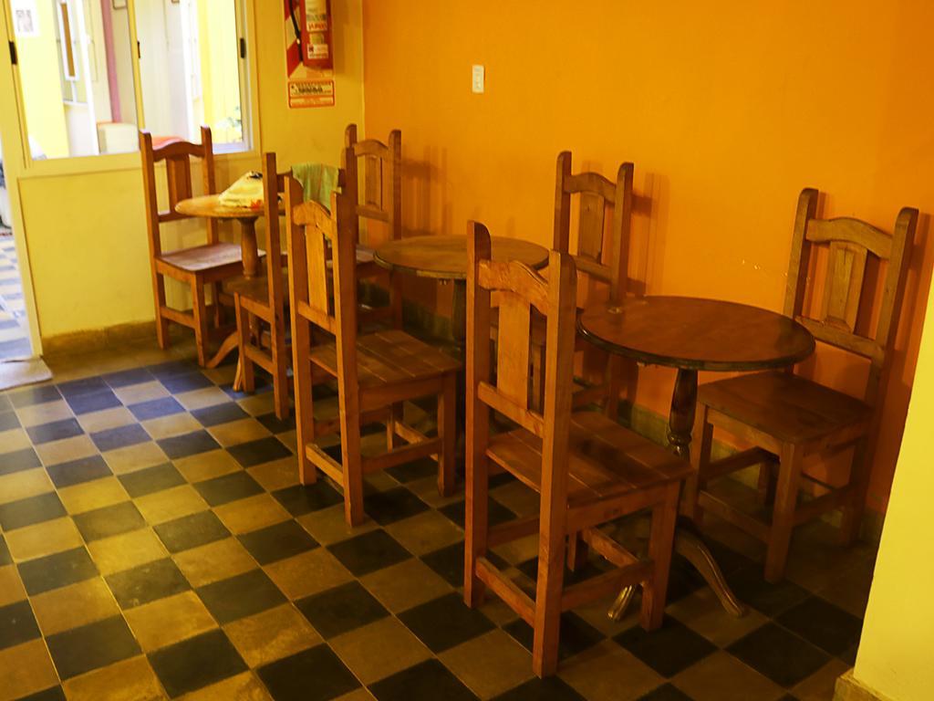 Hostel Del Centro San Miguel de Tucumán Exteriör bild