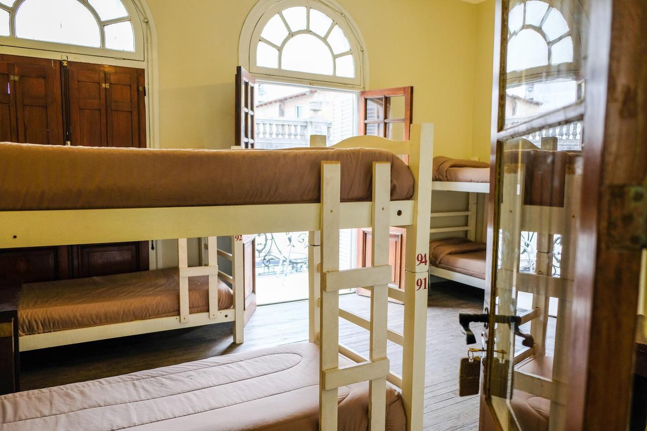 Hostel Del Centro San Miguel de Tucumán Exteriör bild